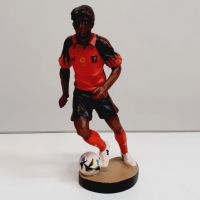 Futbalista drevená socha